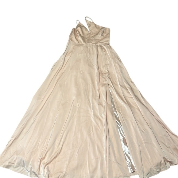 Lulu’s NWT Steal My Heart Champagne Satin Asymmetrical Maxi Evening Dress Size M - Picture 10 of 14